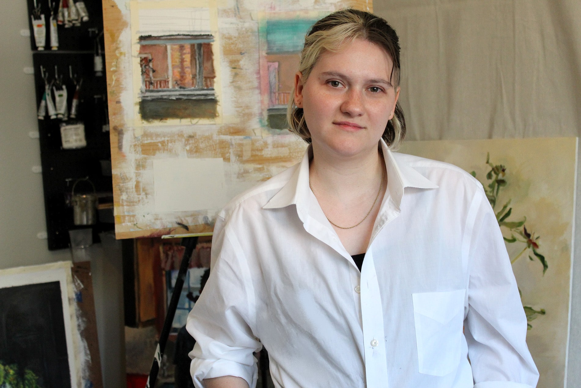 Portrait of Frances Grace, painter based in Conroe, Texas